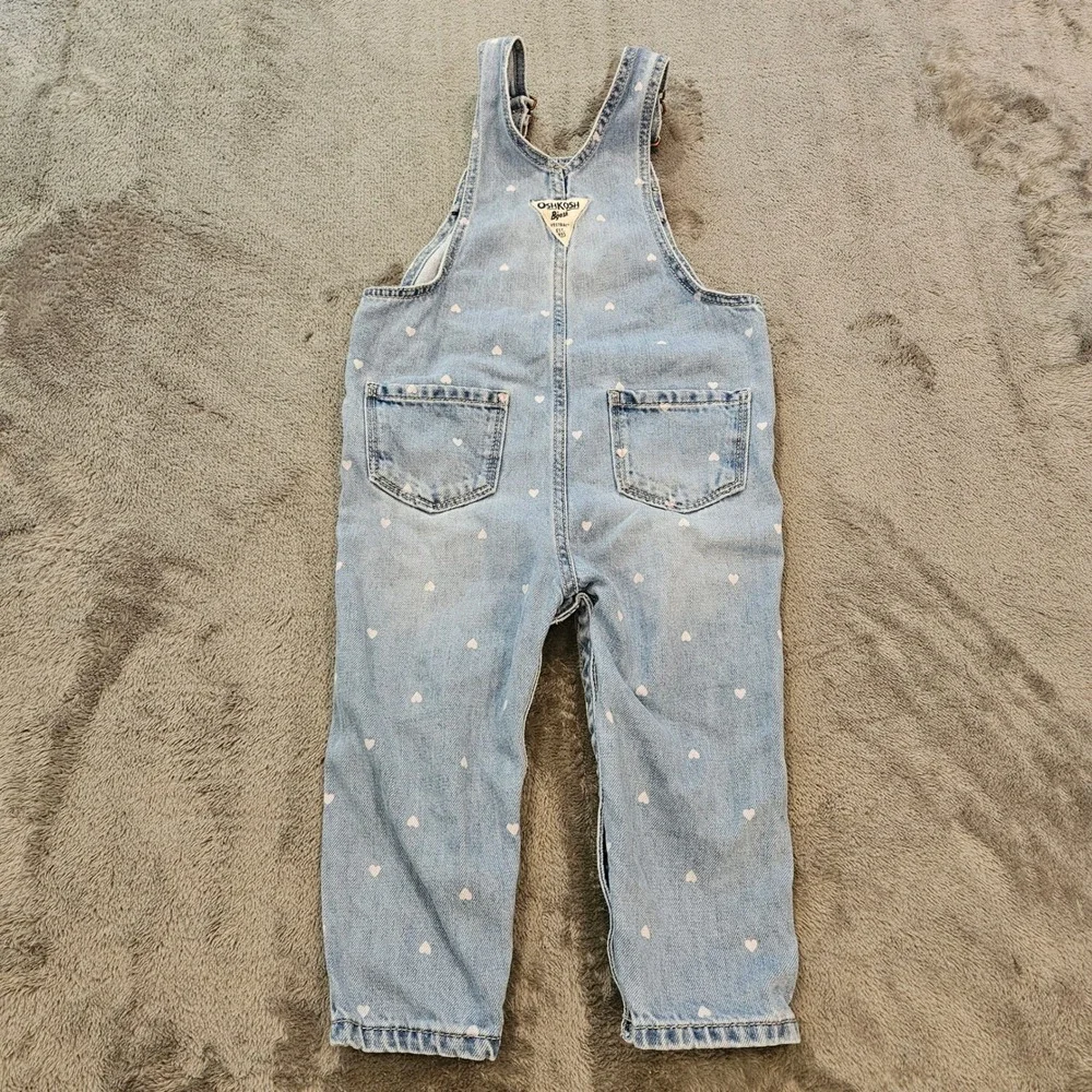OshKosh B'gosh Girls Light Wash Denim Heart Print Overalls 18M‎ 1R964610